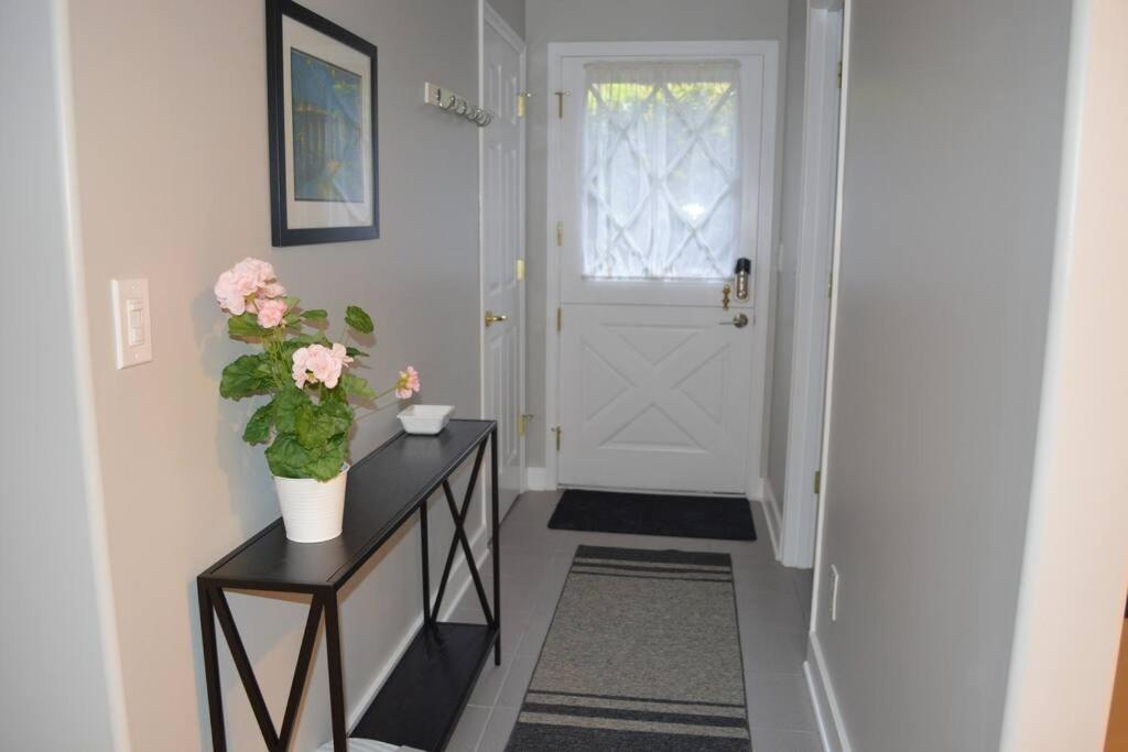 1-Bedroom Seaview Guesthouse On Seattle Luxury Estate With Views Of Olympic Mountains Экстерьер фото
