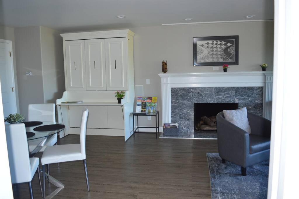 1-Bedroom Seaview Guesthouse On Seattle Luxury Estate With Views Of Olympic Mountains Экстерьер фото