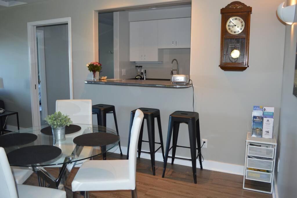 1-Bedroom Seaview Guesthouse On Seattle Luxury Estate With Views Of Olympic Mountains Экстерьер фото